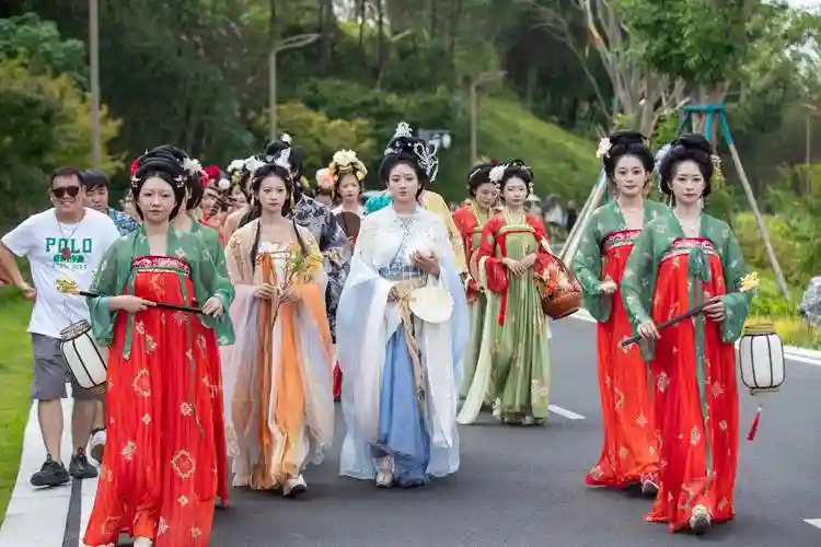 汉服阵容来了