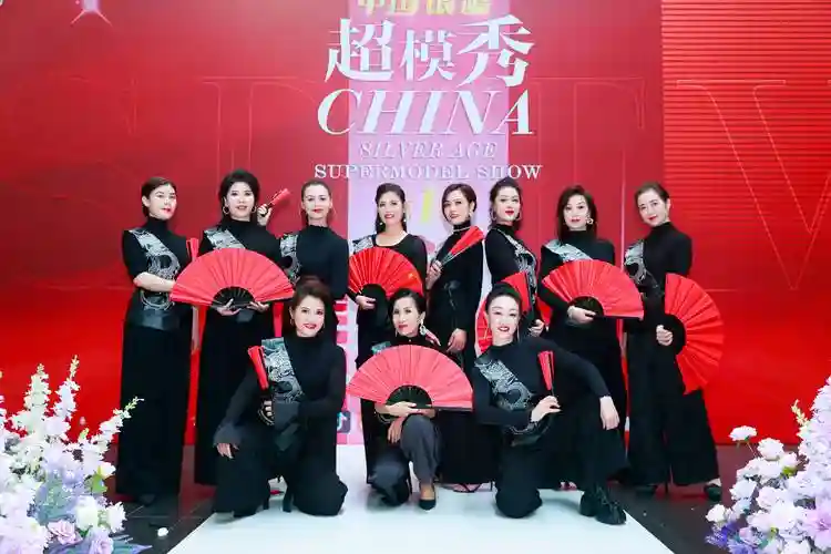 模特团阵容插图