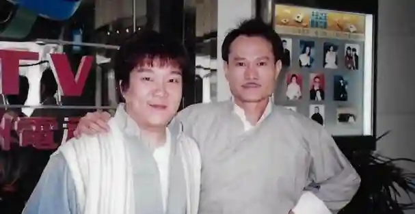 阵容英叔插图