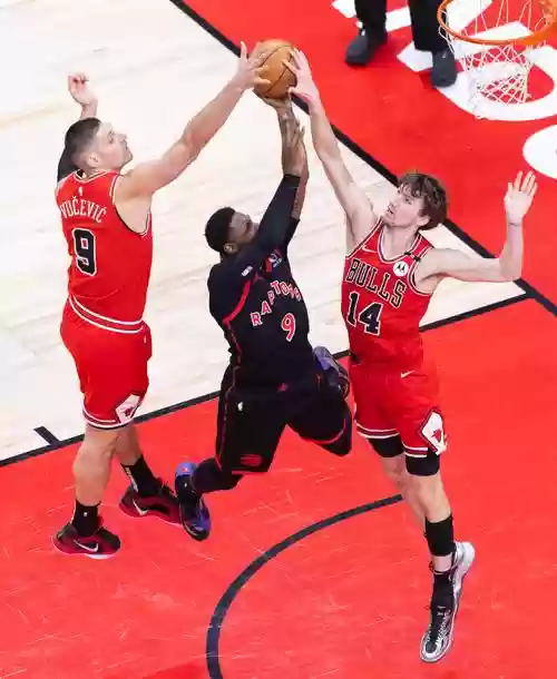 公牛和猛龙明天阵容搭配,凑不齐8名出场球员 猛龙主场对阵公牛比赛被延期插图1 公牛和猛龙明天阵容搭配,凑不齐8名出场球员 猛龙主场对阵公牛比赛被延期插图1